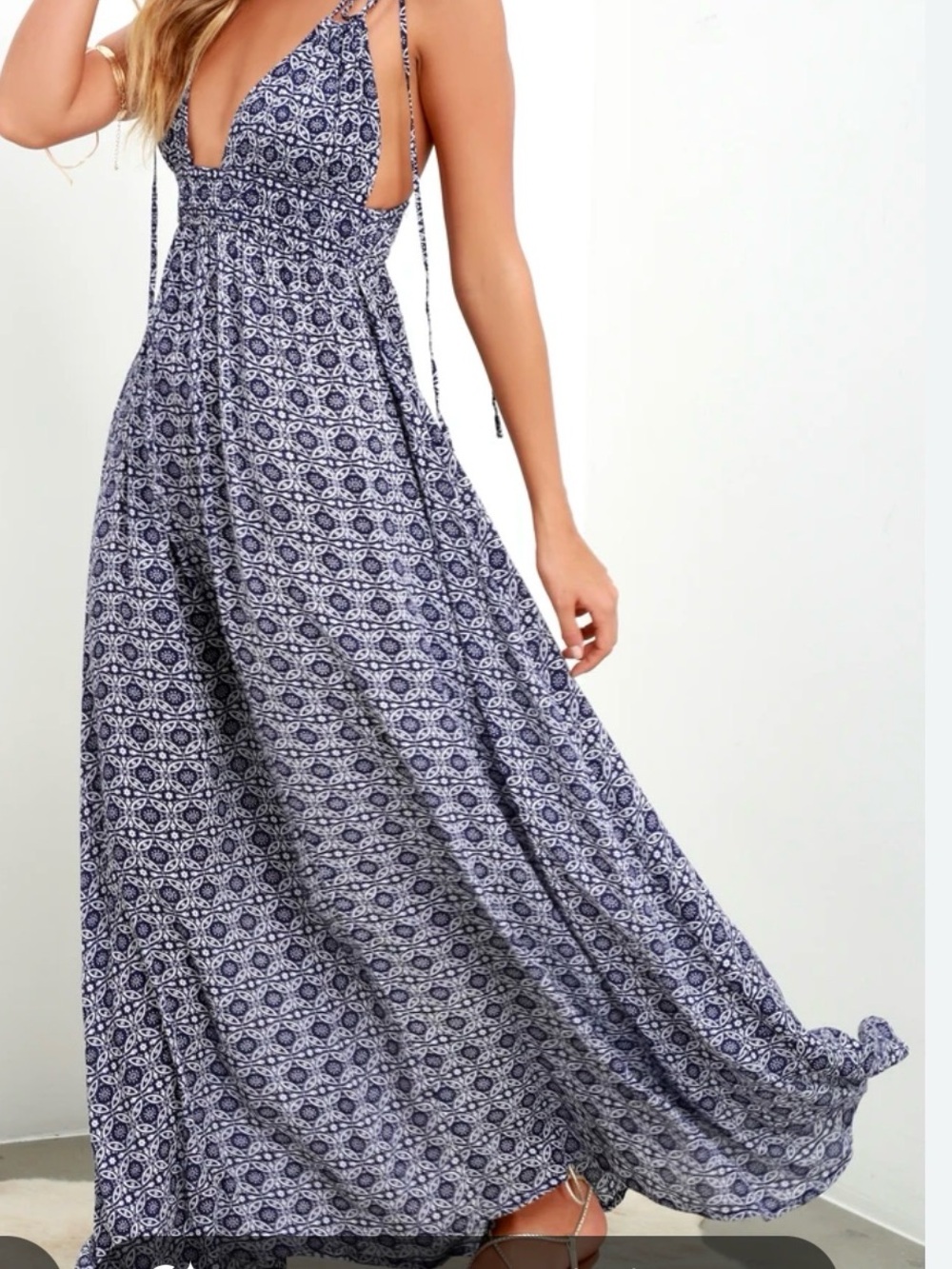 En Creme Navy Printed Tie-Shoulder Maxi Dress